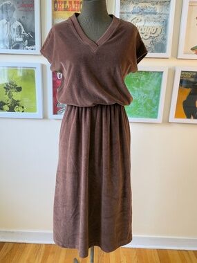 Vintage 70s Chocolate Brown Velour Midi Dress | Quiet Luxury Earth Tone